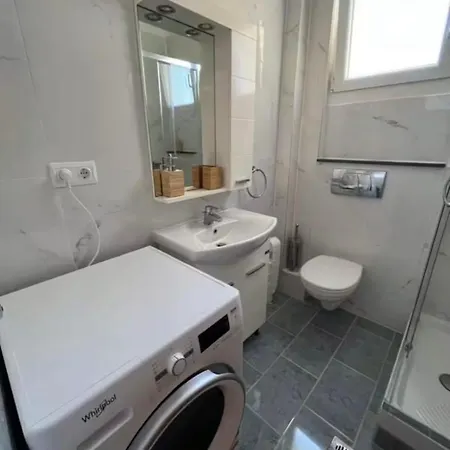 King George * Korinós